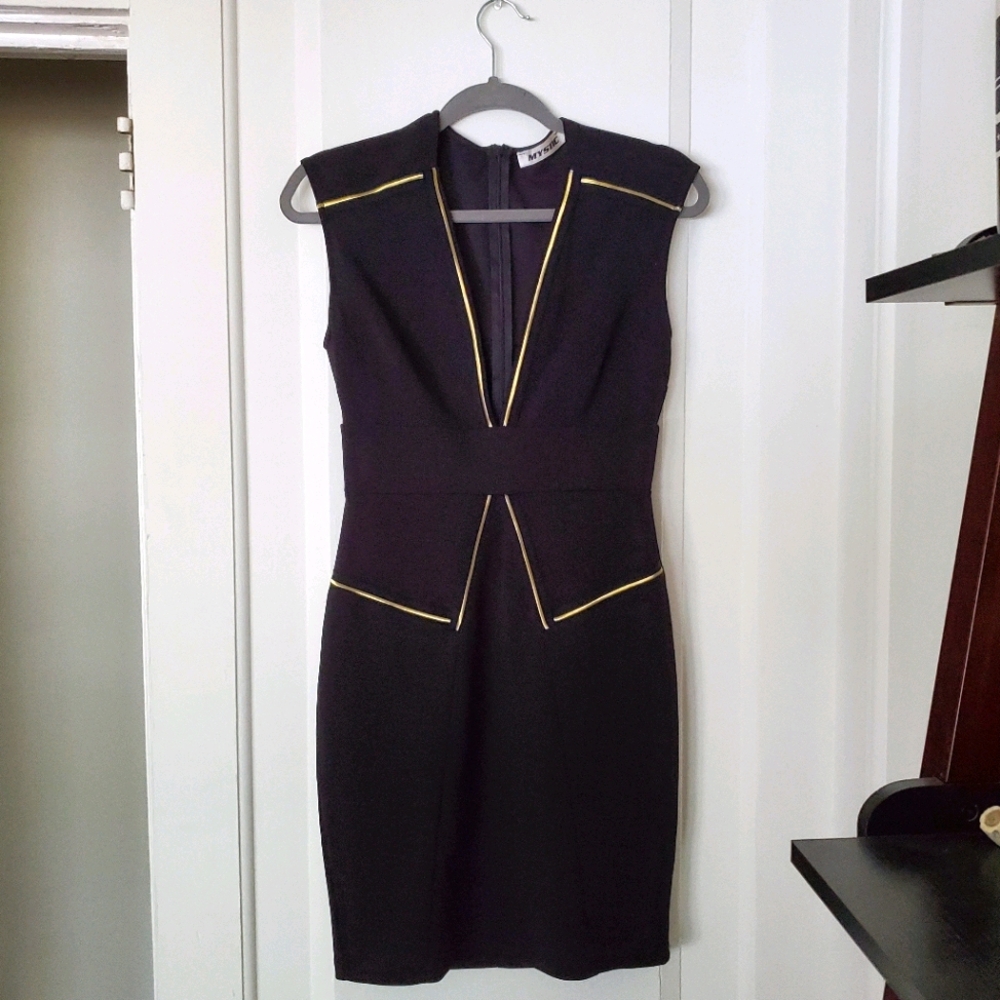 🔥NWOT Bodycon Mini Dress